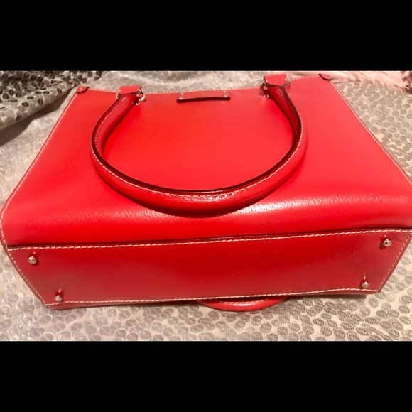 Kate ♠️ Wellesley Quinn Bag in red geranium)Tote - Picture 4 of 15
